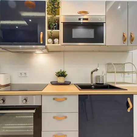 Апартаменты Blue Diamond Residency 4br, 2bth. 14 Ppl *