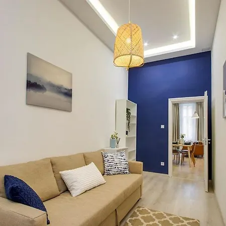 Апартаменты Blue Diamond Residency 4br, 2bth. 14 Ppl