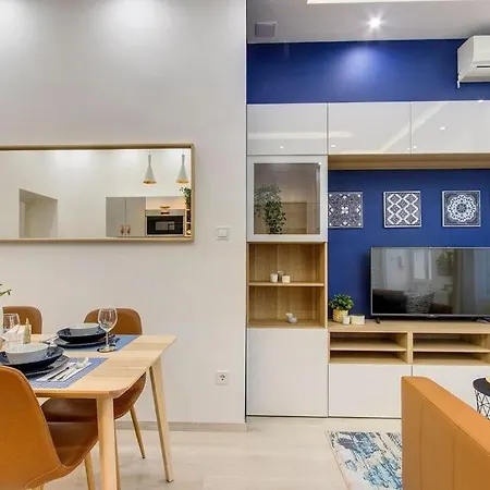 Blue Diamond Residency 4br, 2bth. 14 Ppl *