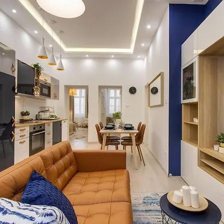 Blue Diamond Residency 4br, 2bth. 14 Ppl Βουδαπέστη